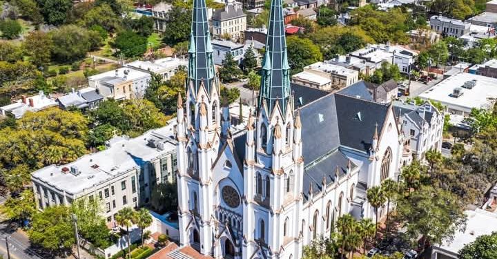 SAVANNAH, A city out of the ordinary